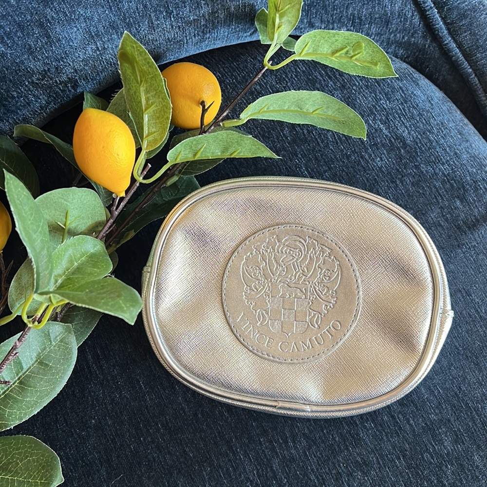 🌟SALE🌟Small silver Vince Camuto makeup bag